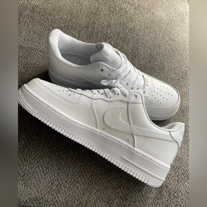 Men’s Nike Air Force ones AF1’s white size size 11